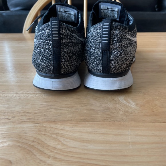 Nike Flynit Racer - Picture 3 of 6